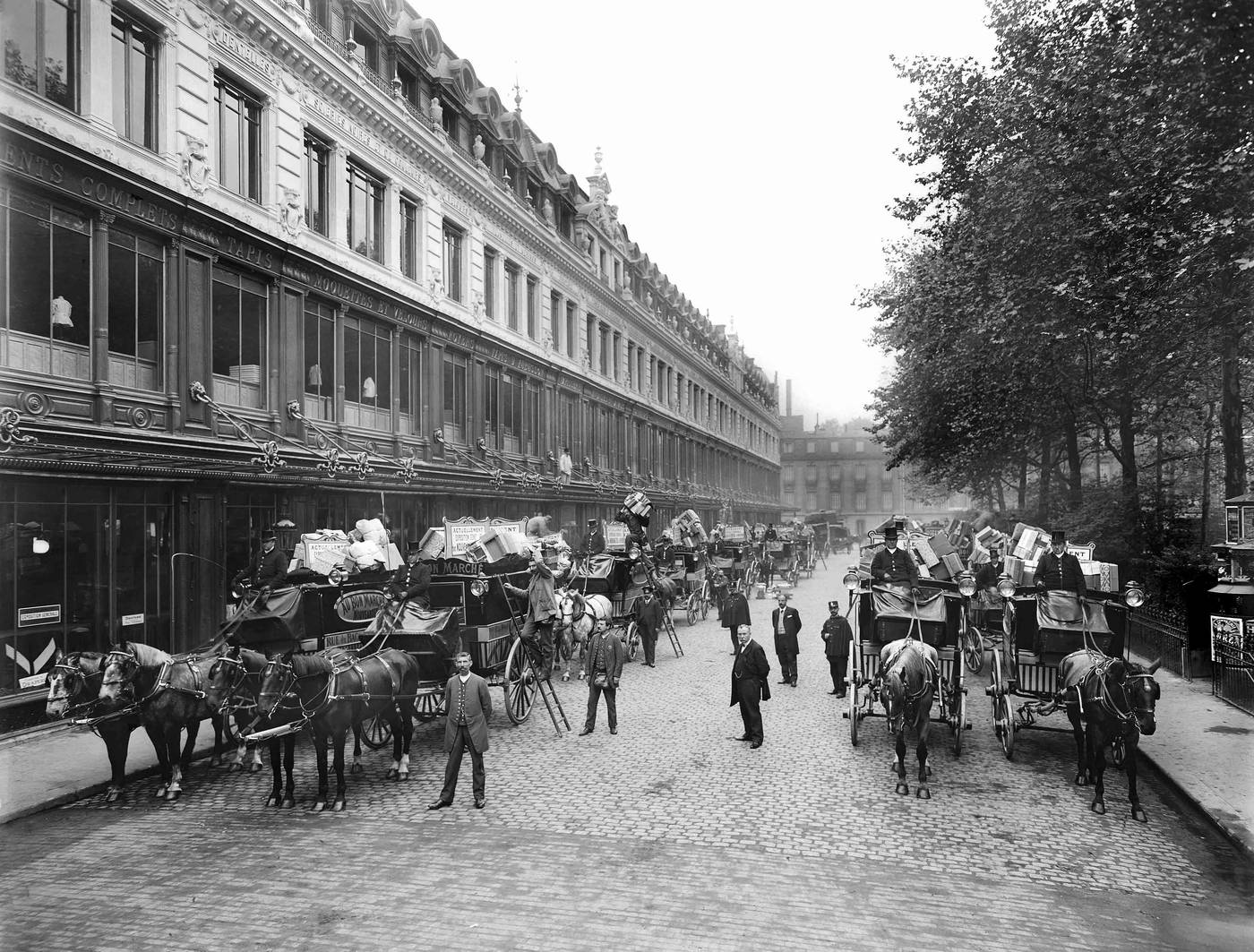 Guerre 1939-1945. Concours d'élégance à bicyclette. Paris