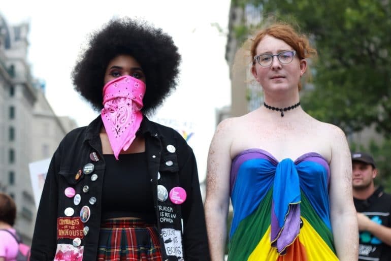 women-street-photography-exhibit-Dee-Dwyer-R-1024x683