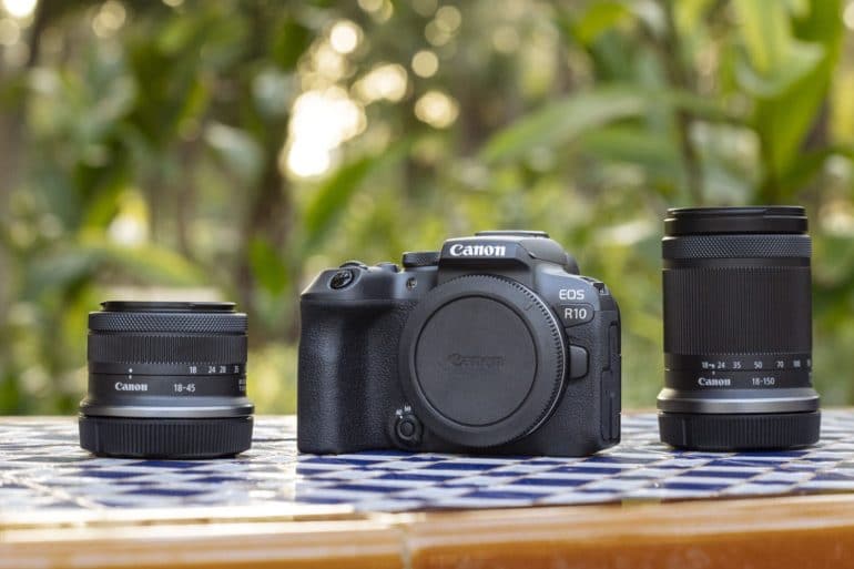 Appareil photo Canon EOS R10, et objectifs RF-S 18-45 mm f/4,5-6,3 IS STM et RF-S 18-150 mm f/3,5-6,3 IS STM