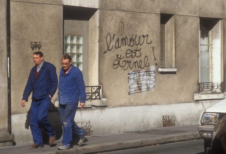 L'Amour est éternel . Montparnasse Aout 1986 Photo ABRON