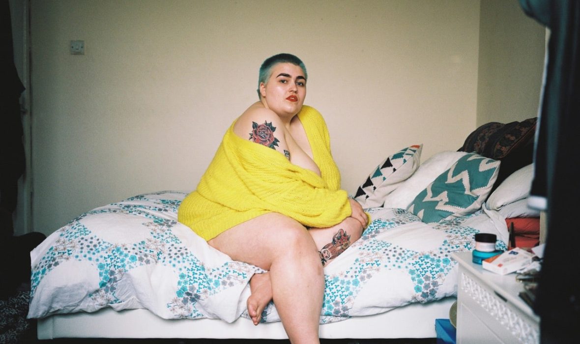 08MackayKirsty_Kaitlin-in-her-bedroom-Springburn-Grande