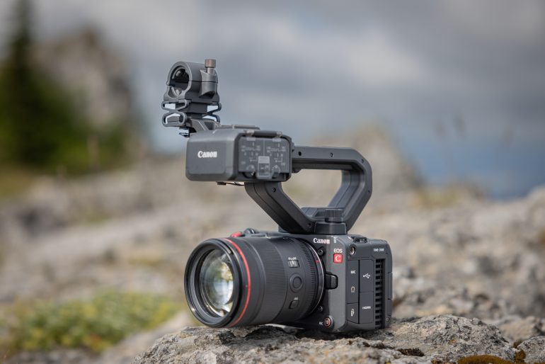 D227 Ambient with top handle and L340 outdoors