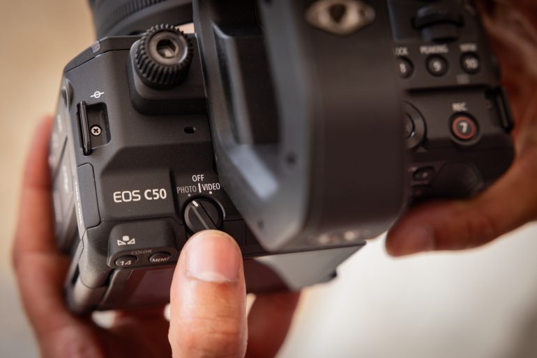 D227 Lifestyle, male thumb on photo/still mode switch