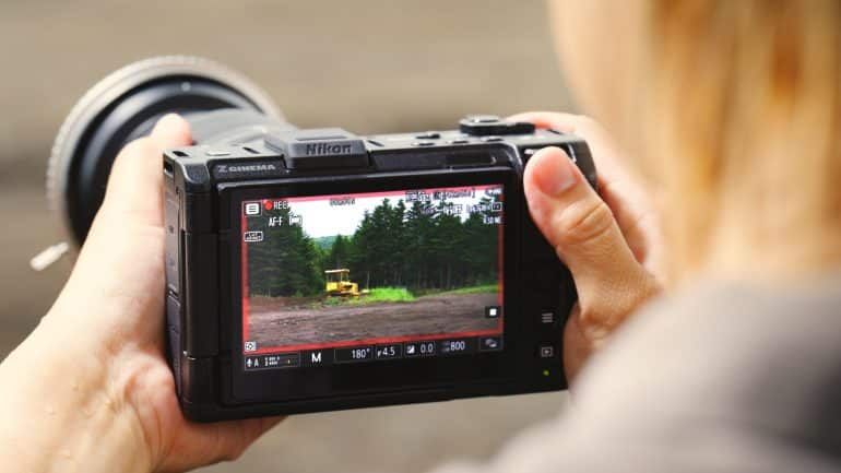 USDD_high_brightness_big_monitor_2