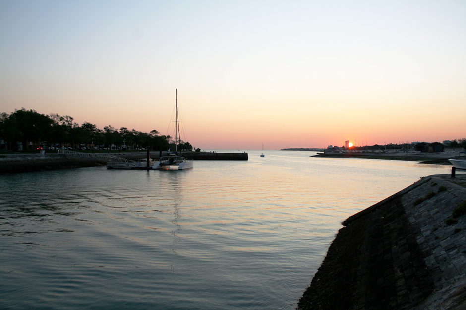Couché de soleil sur le port de La Rochelle