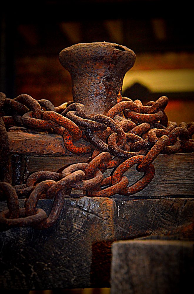 Chained immobility