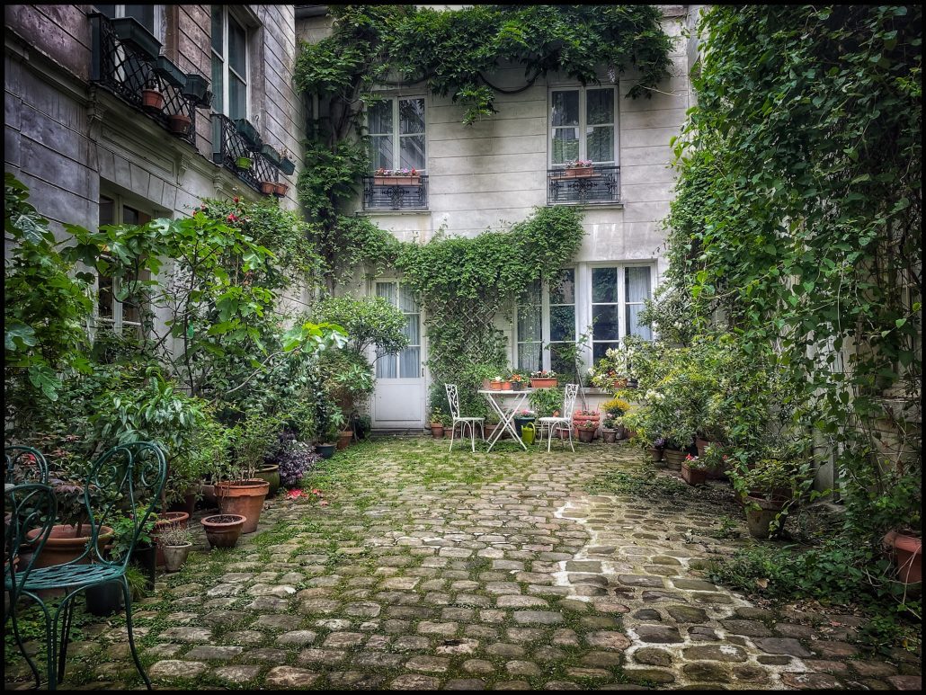 Une cour dans le Marais