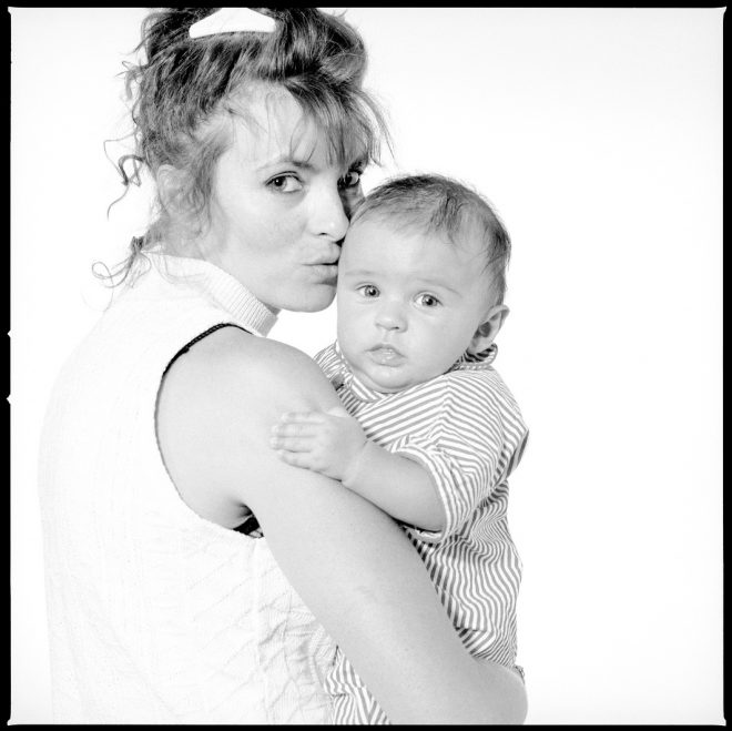 La jeune femme et l'enfant