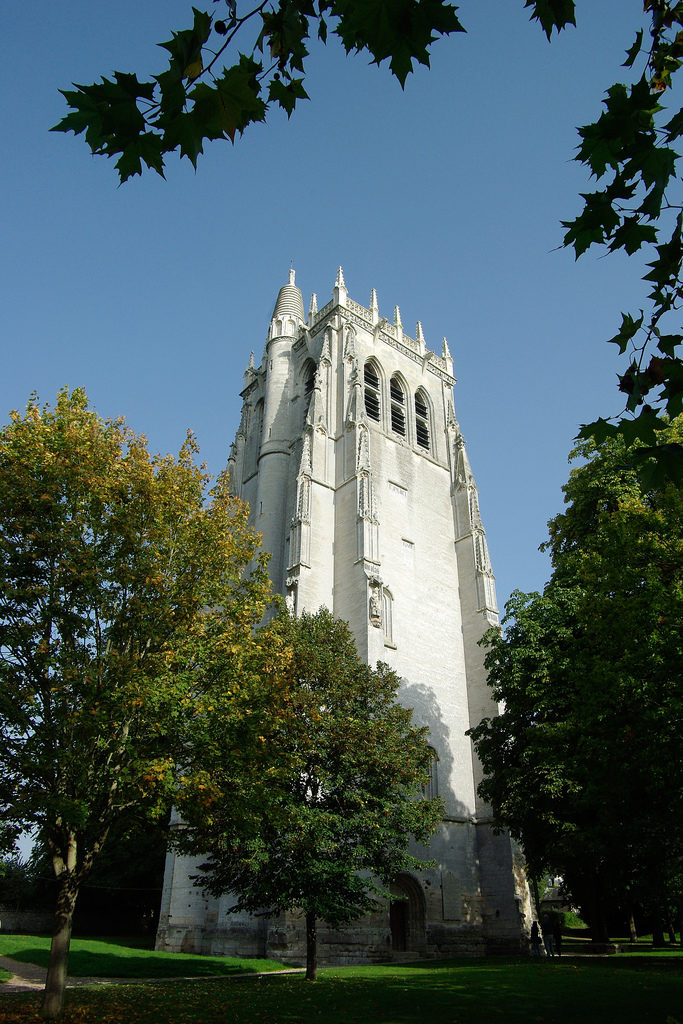 Isengard ou Abbaye du Bec-Hellouin ?