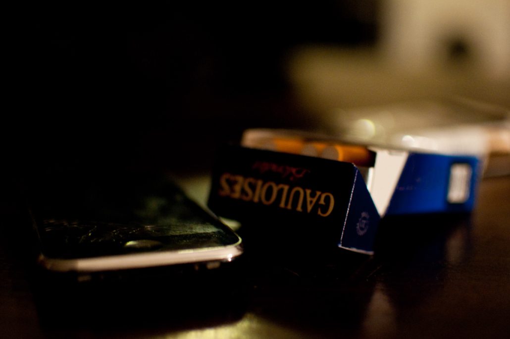 Cigarettes et téléphone