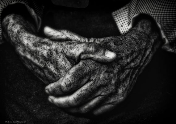 D'une main à l'autre