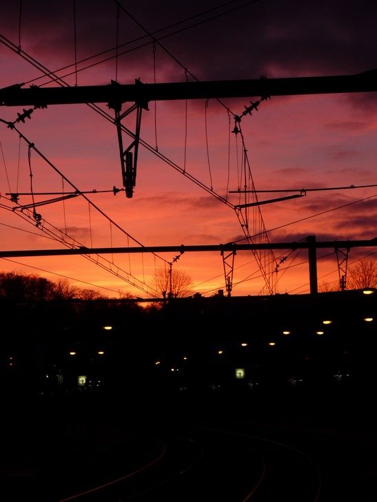 La gare le soir