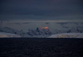 Sauron vit en Antarctique