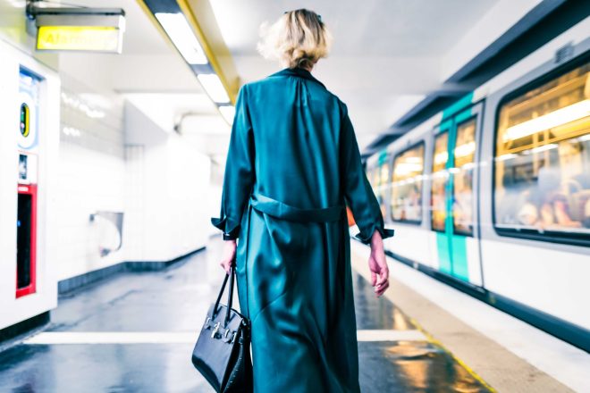 Femme d'oligarque russe en voguette