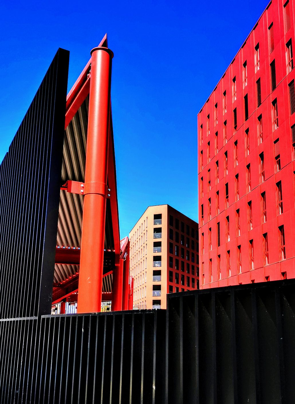 Je vois en rouge et noir