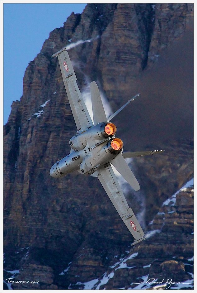Axalp 2010 • McDonnell Douglas – Boeing F/A-18C Hornet