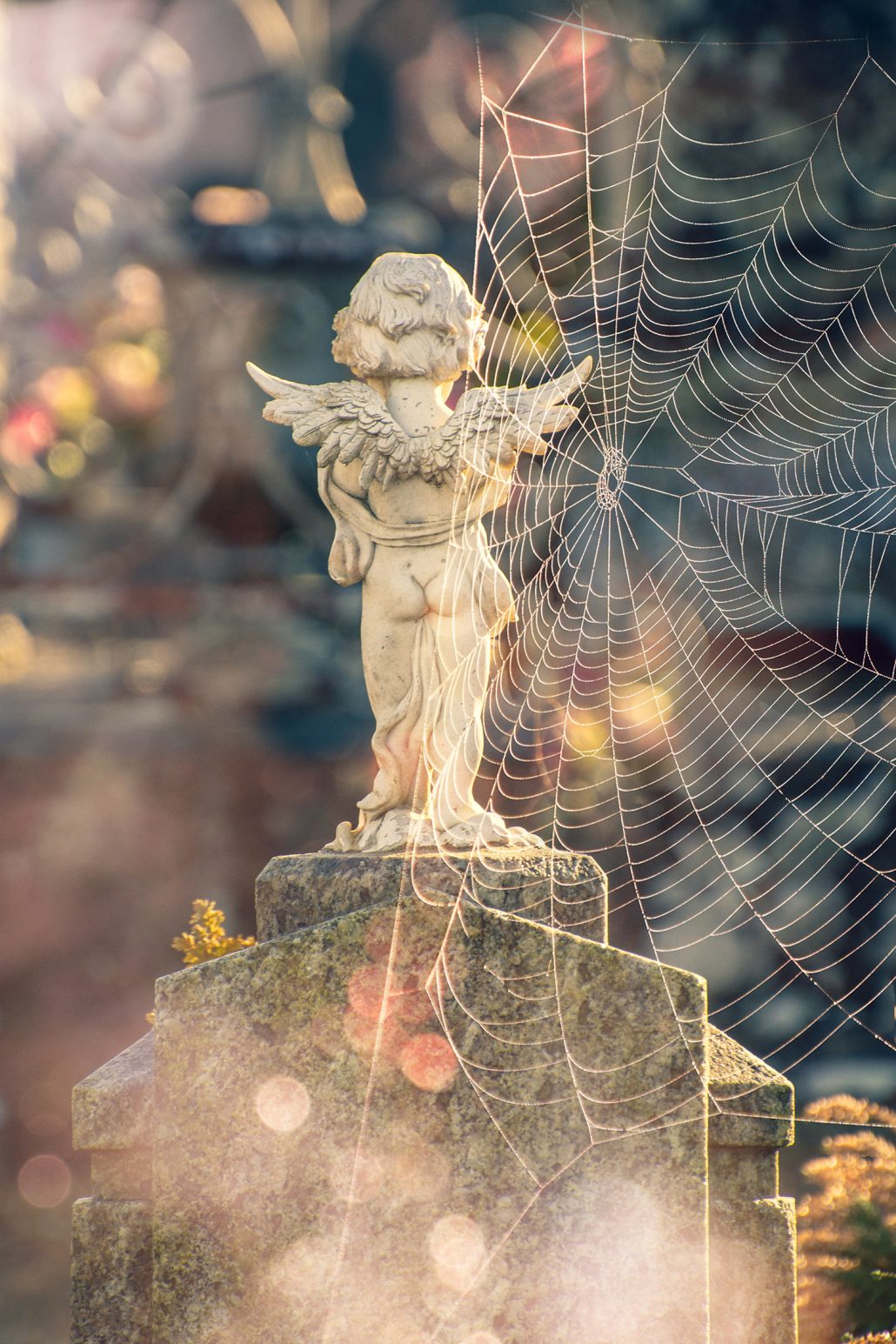 L’ange sur le tombeau