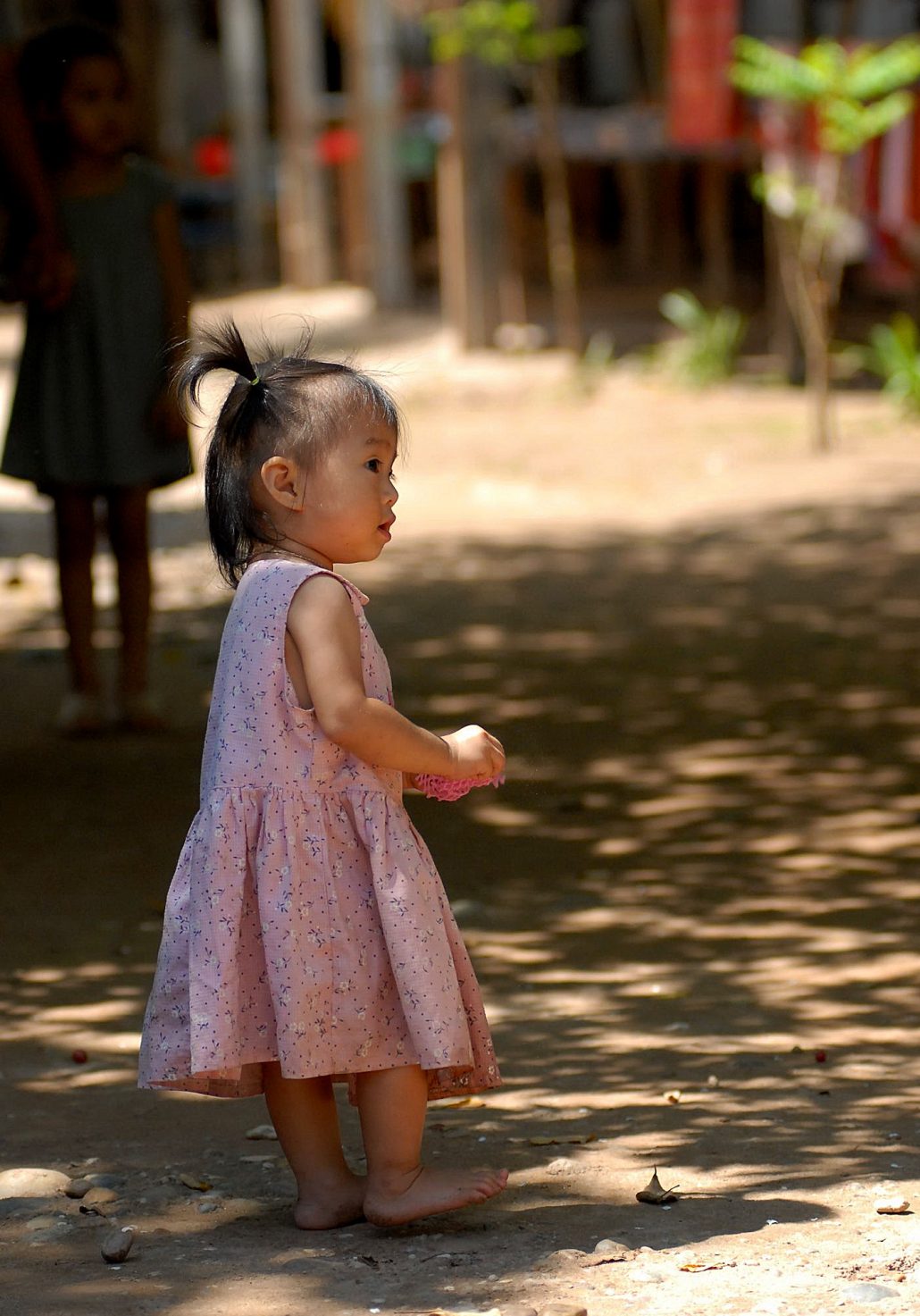 Petite princesse … aux pieds nus !