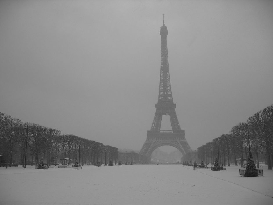 Tour Eiffel sous la neige
