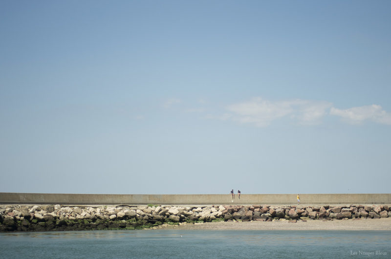 sur la digue