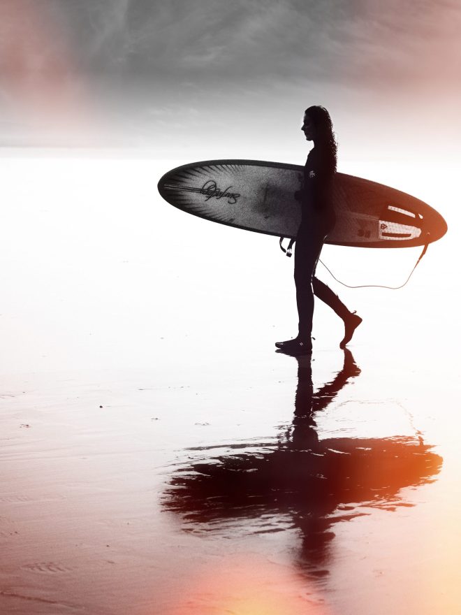 Silhouette surfeuse