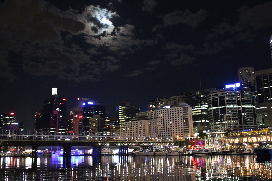 Pleine lune sur Darling Harbour