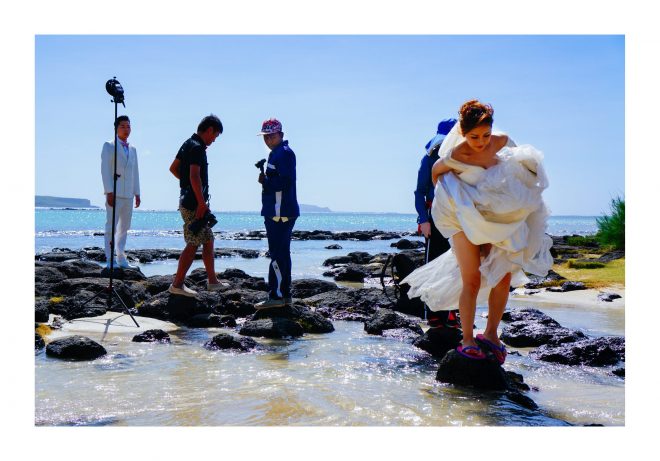 DE L’AUTRE COTÉ, LES PLAGES [série].