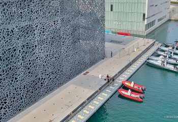 Au pied du Mucem