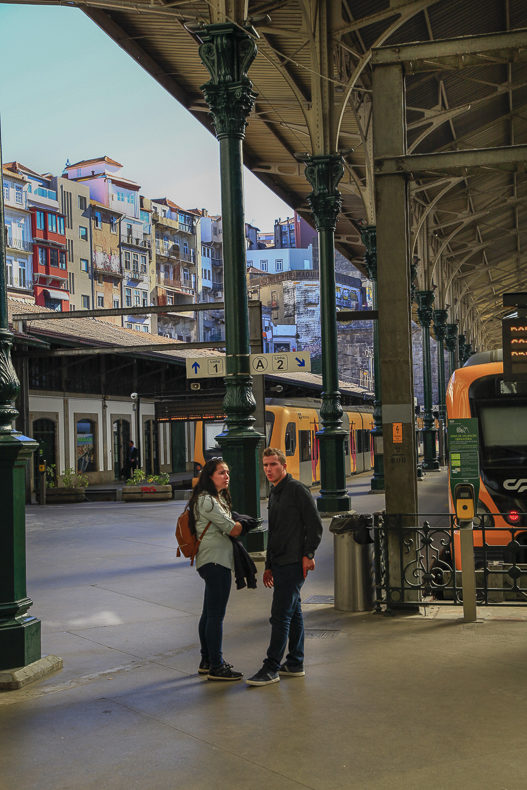 "ILS CONSOMMENT L’ADIEU "