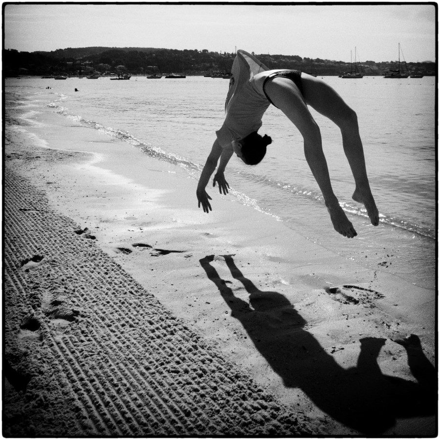 Retomber sur ses… mains.