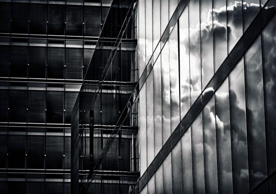 Nuages dans la cité