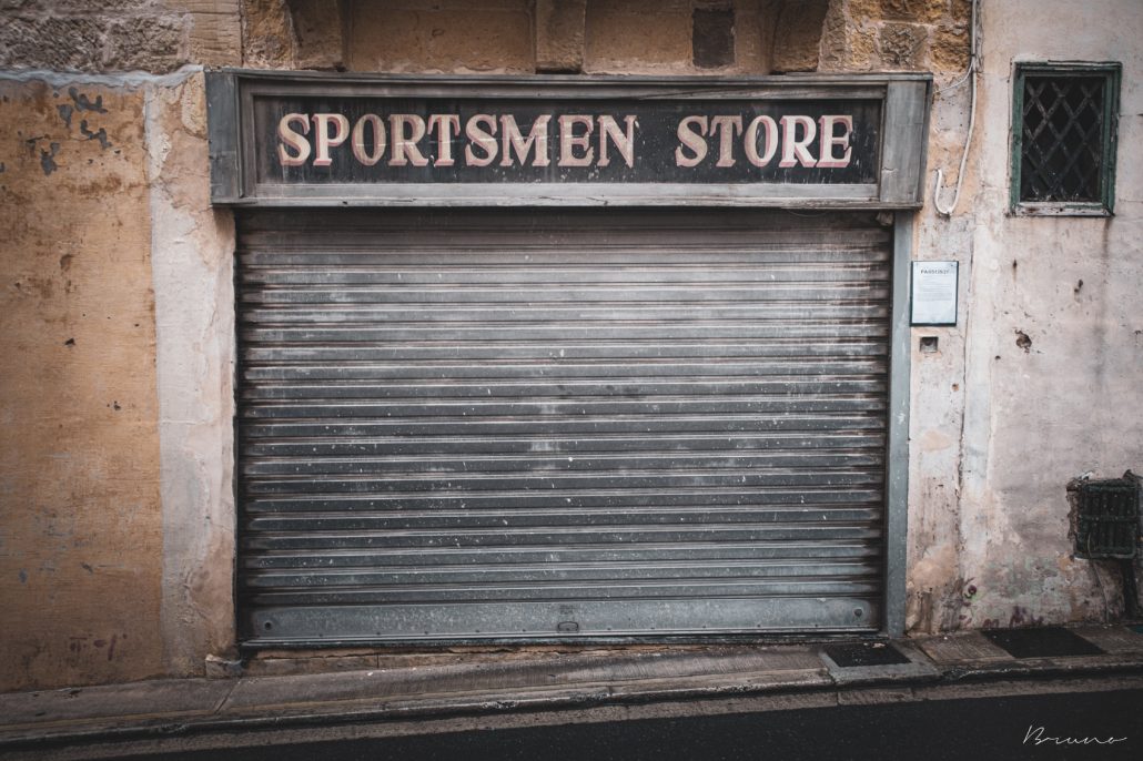 Sportsmen store closed