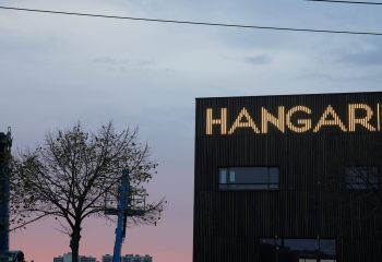 Hangars le soir