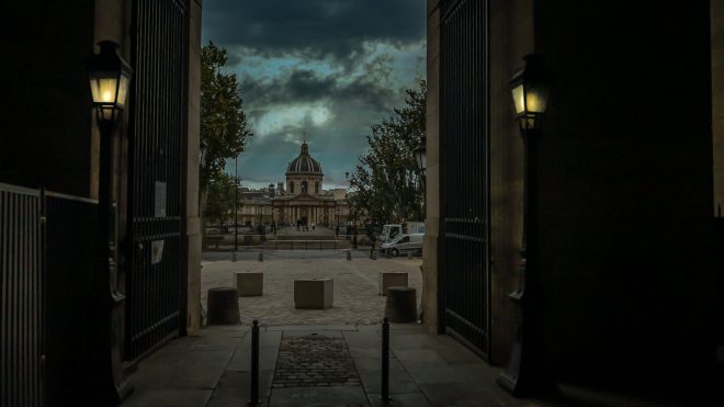L'Institut de France vue depuis la sortie du Louvre