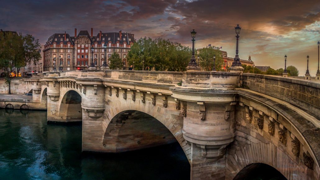 Panorama d’une heure dorée sur le Pont Neuf