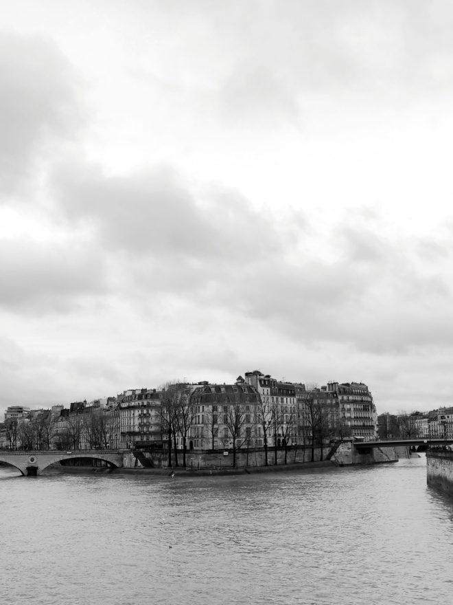 photo dans Paris ,une île.