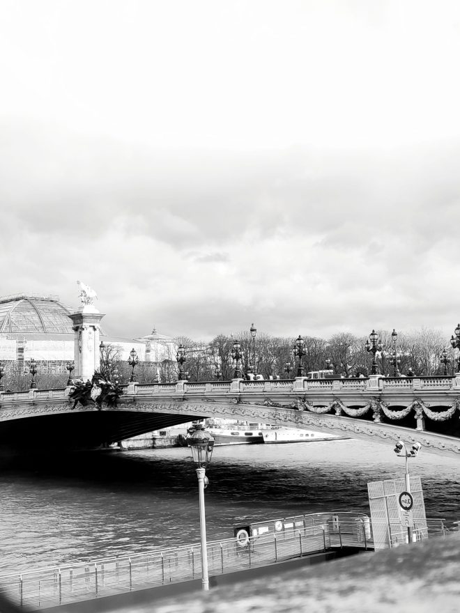 un pont célèbre dans Paris