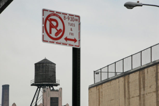 Citerne+panneau New-York-USA