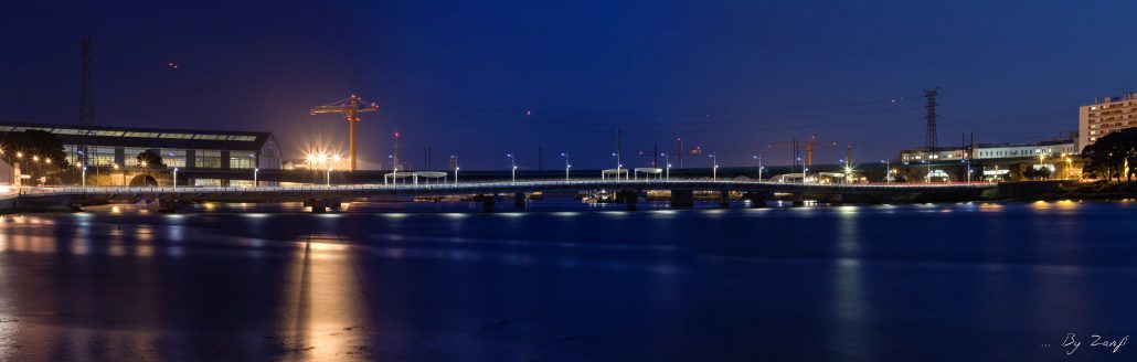 Un pont dans la nuit