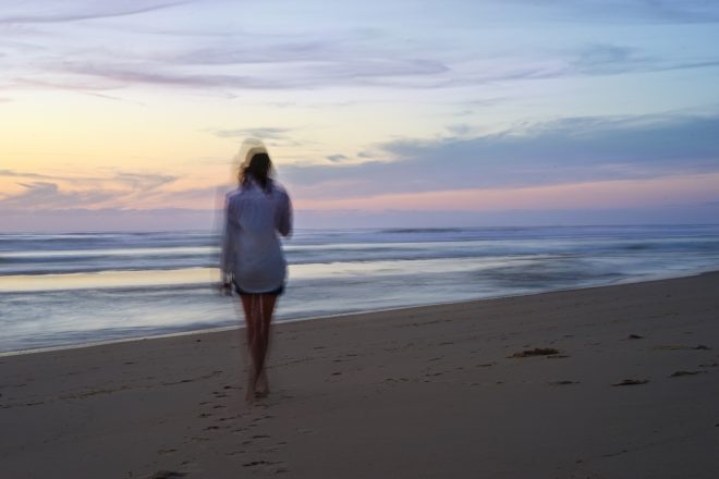 The girl and the ocean