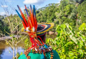 Un shaman dans l'Amazonie